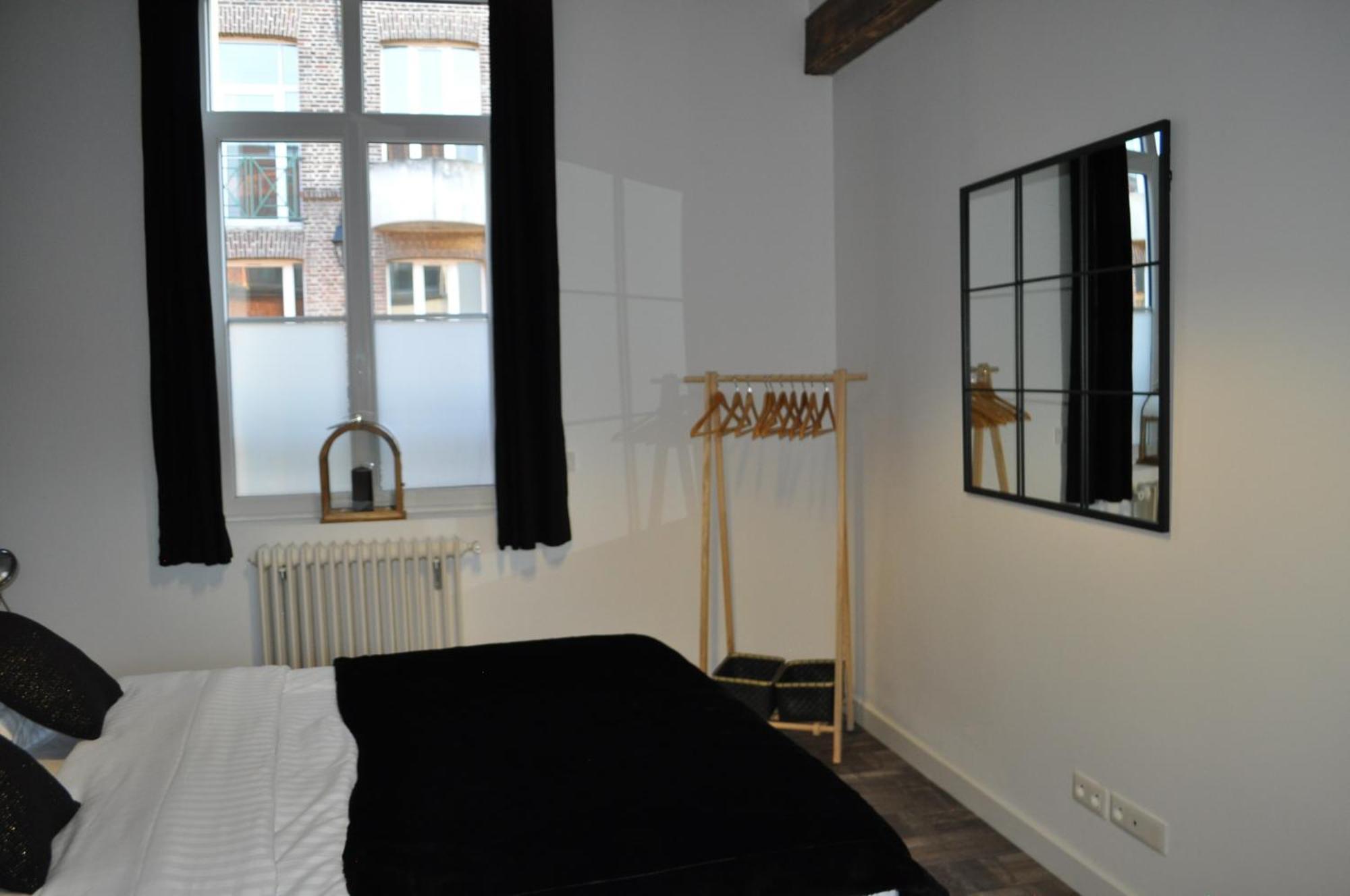 Aparthotel Victoria'S House Lilla Esterno foto