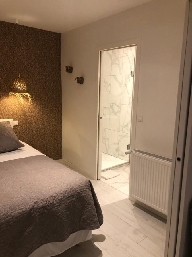 Aparthotel Victoria'S House Lilla Esterno foto